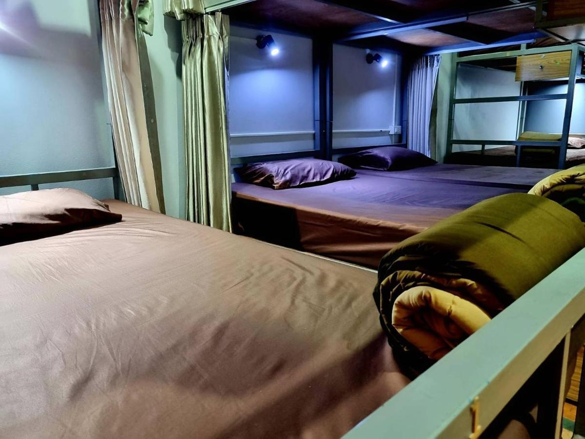 T2B Hostel Chiang Mai Bagian luar foto