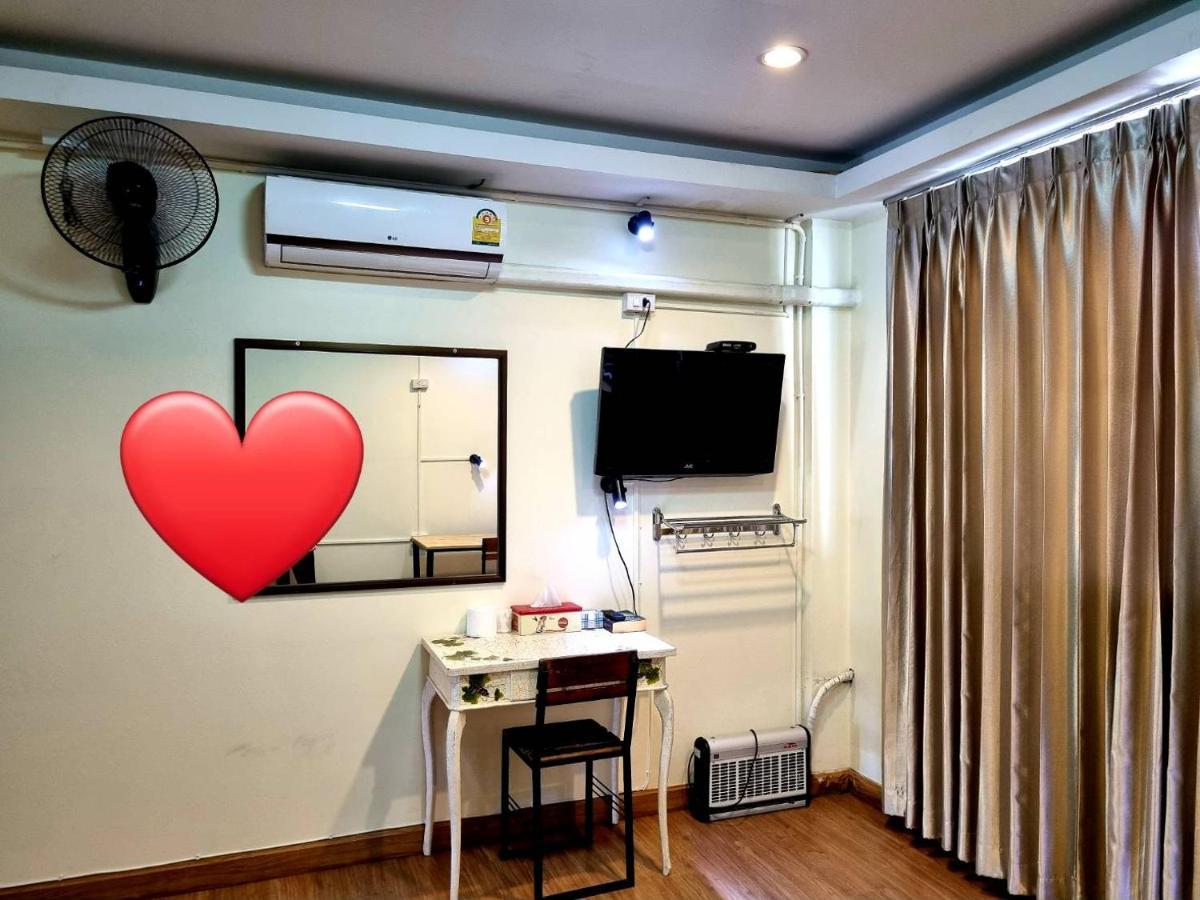 T2B Hostel Chiang Mai Bagian luar foto