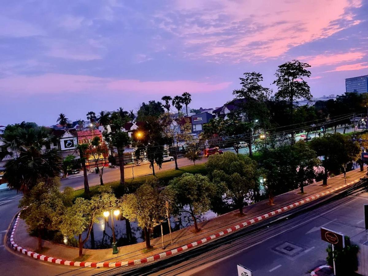 T2B Hostel Chiang Mai Bagian luar foto