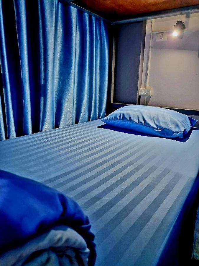 T2B Hostel Chiang Mai Bagian luar foto